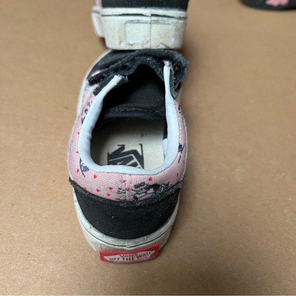 3 pairs of shoes size 5.5 & 6 (toddlers) - Vans, Gymboree - Picture 6 of 8
